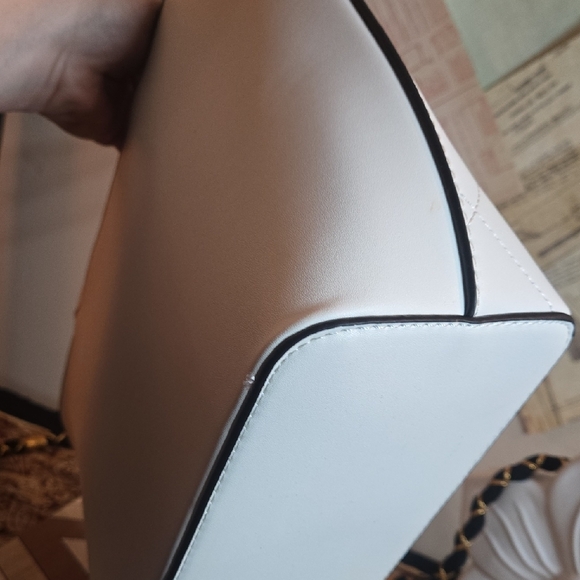 White Quilted Women's Bag - Picture 8 of 12